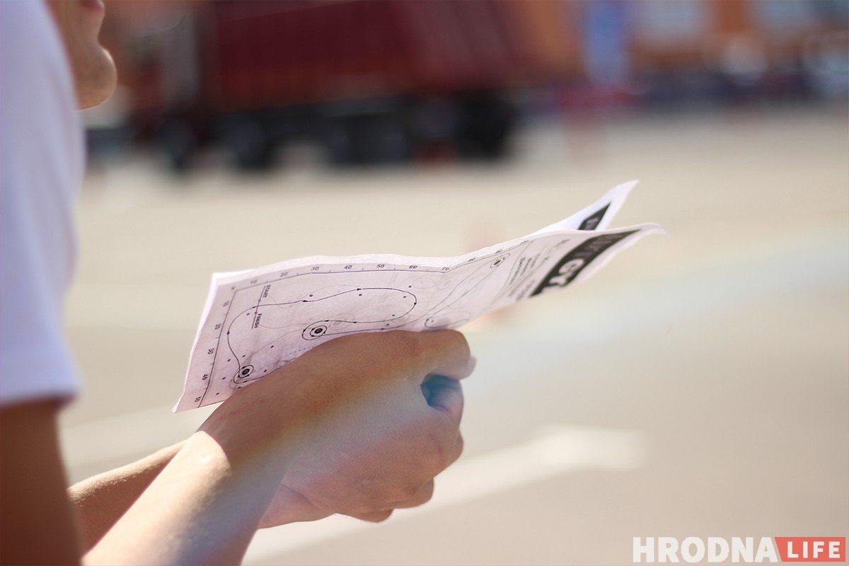 Колы над зямлёю, рык на ўсю паркоўку: у Гродне прайшоў чацвёрты этап аўтаджымханы