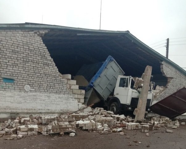 В Лиде засыпало стеной работника свинокомплекса. Мужчина погиб