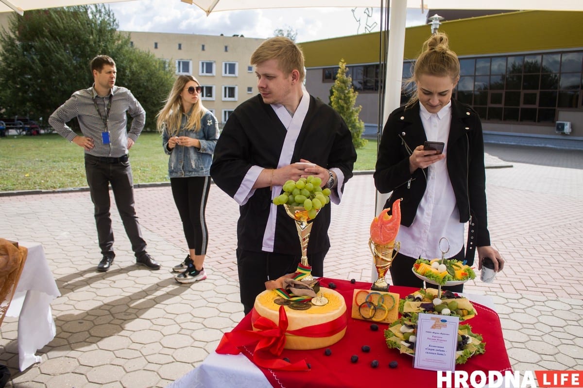 Колизей и Лесик. Топ-10 фигурок из сыра с Фестиваля сыра в Гродно