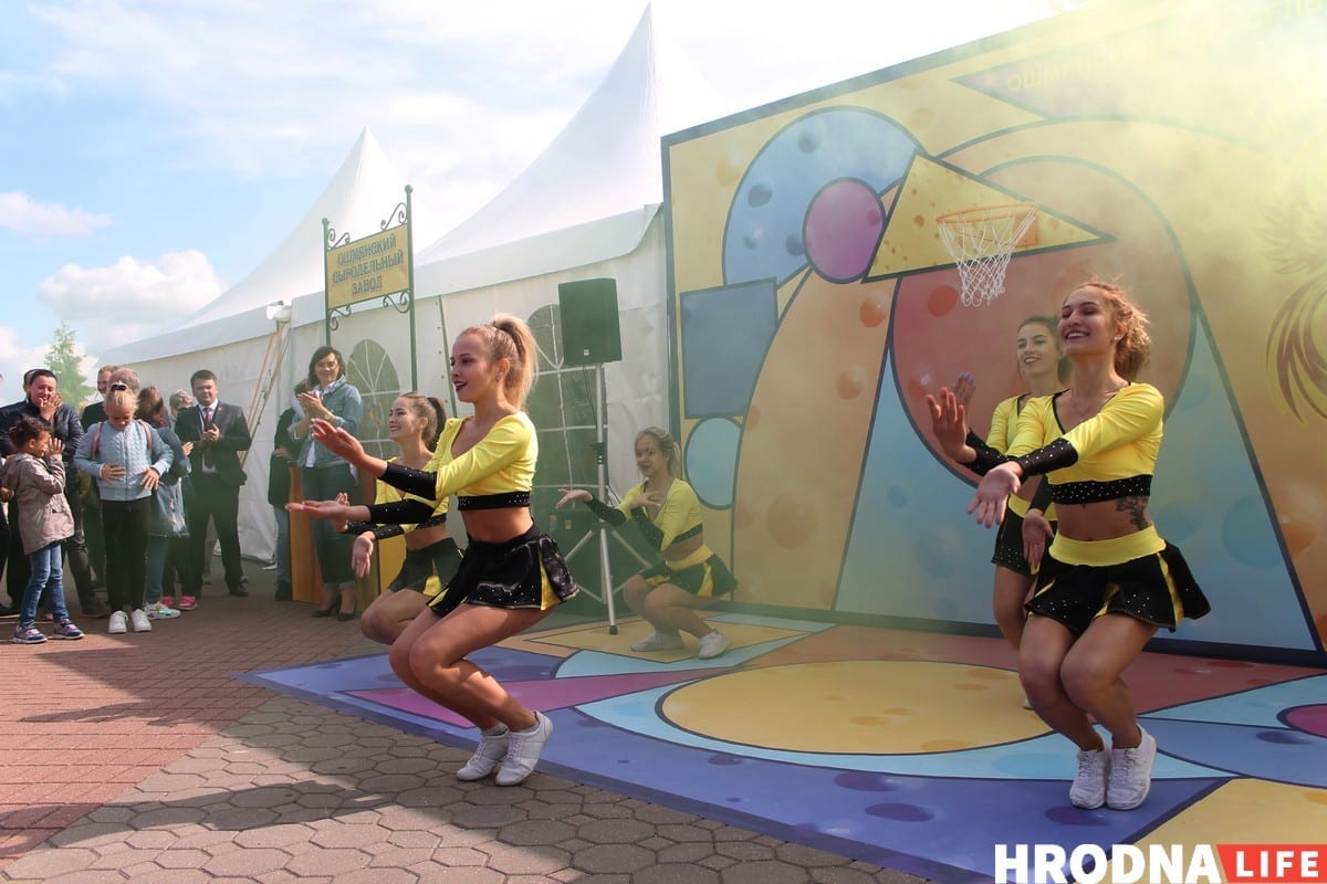 Калізей і Лёсік. Топ-10 фігурак з сыру з Фестывалю сыру ў Гродне Калізей і Лёсік. Топ-10 фігурак з сыру з Фестывалю сыру ў Гродне