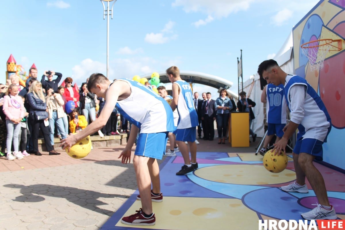 Калізей і Лёсік. Топ-10 фігурак з сыру з Фестывалю сыру ў Гродне Калізей і Лёсік. Топ-10 фігурак з сыру з Фестывалю сыру ў Гродне
