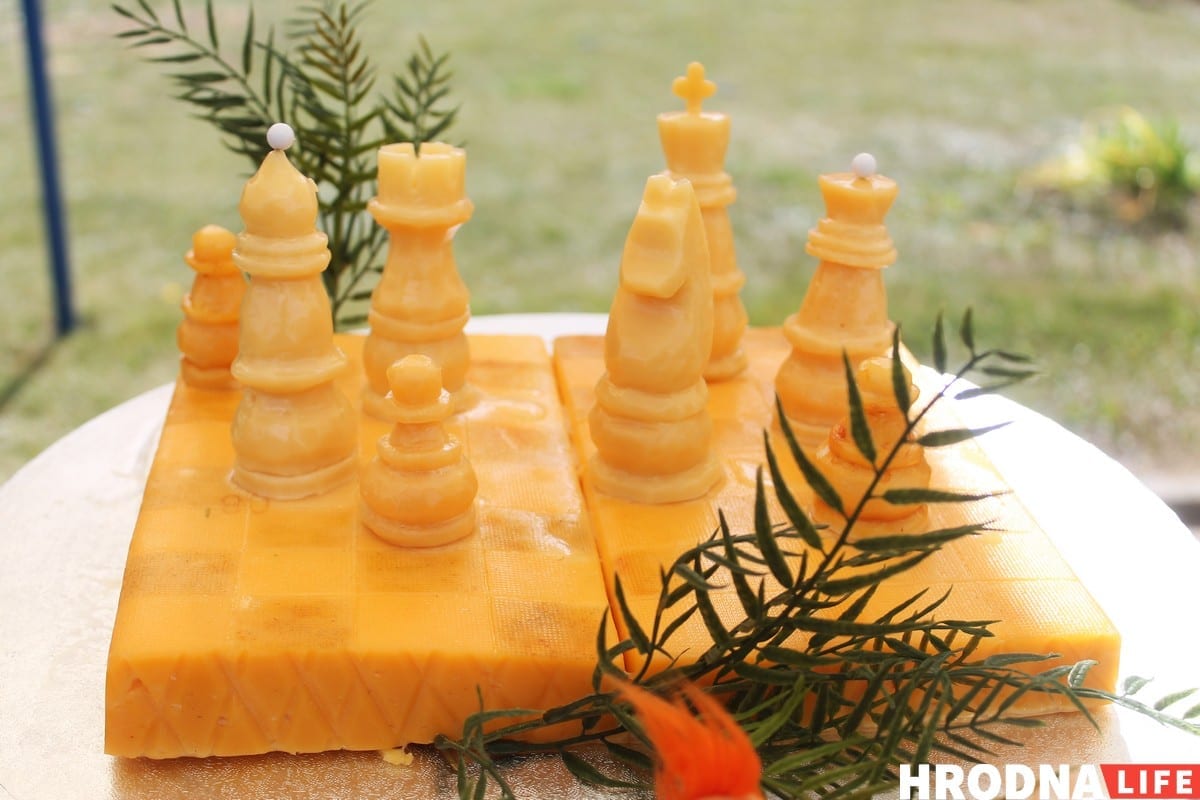 Колизей и Лесик. Топ-10 фигурок из сыра с Фестиваля сыра в Гродно