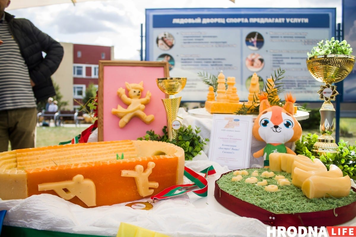 Колизей и Лесик. Топ-10 фигурок из сыра с Фестиваля сыра в Гродно