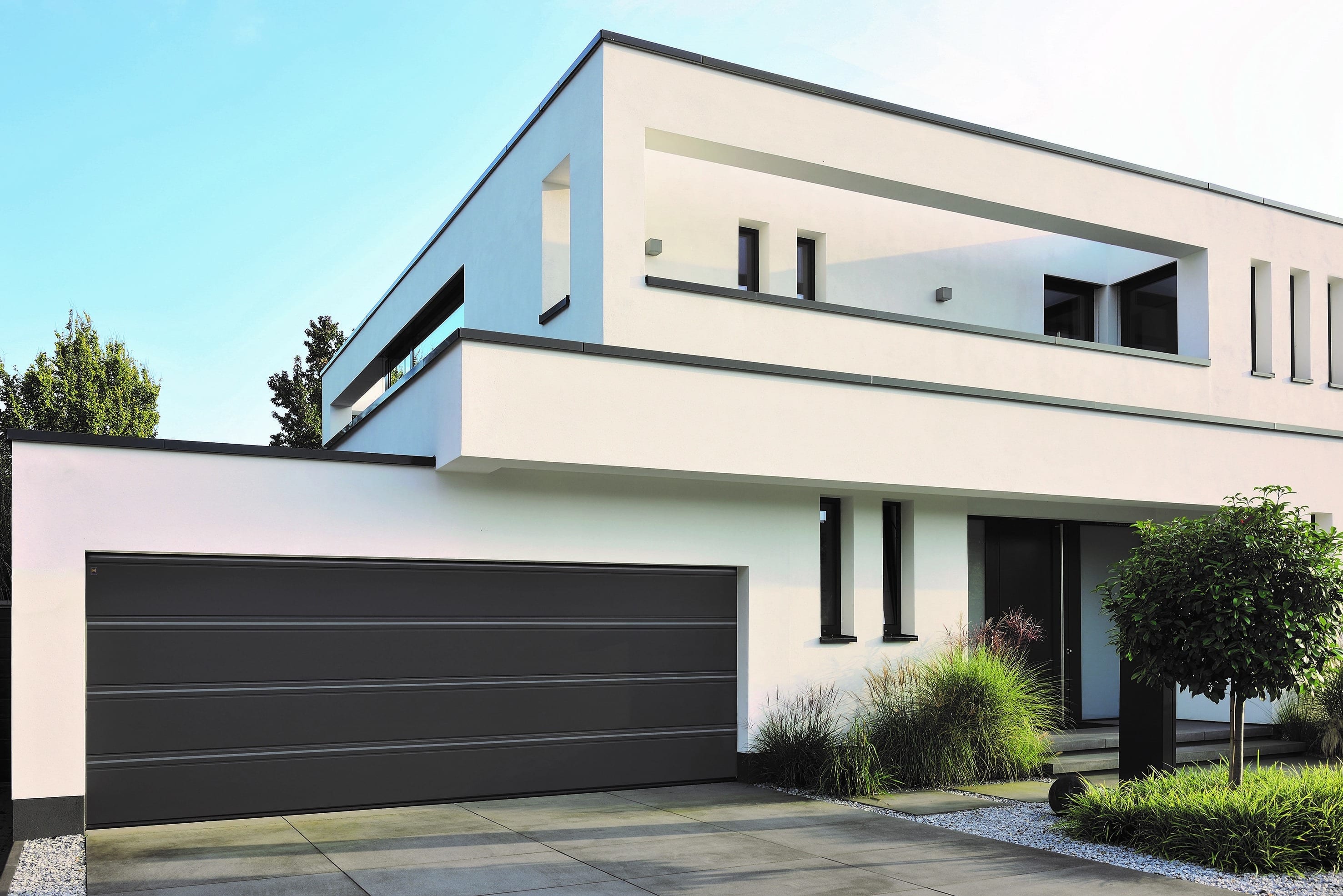 "Цяпер у паловы знаёмых такія брамы". Аказваецца, гродзенцы больш за ўсё давяраюць сарафаннаму радыё і нямецкай якасці