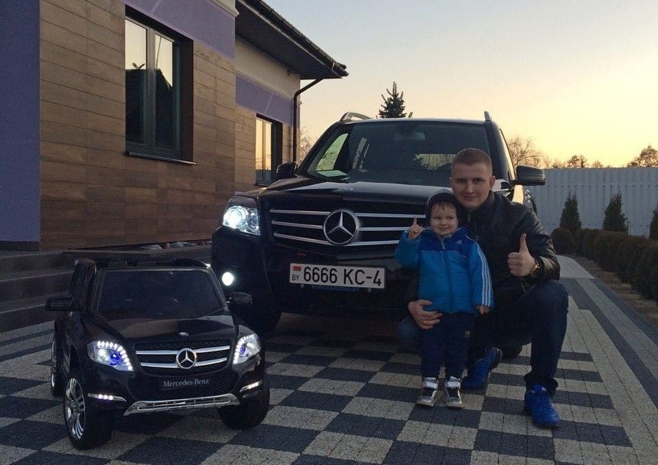 "Цяпер у паловы знаёмых такія брамы". Аказваецца, гродзенцы больш за ўсё давяраюць сарафаннаму радыё і нямецкай якасці