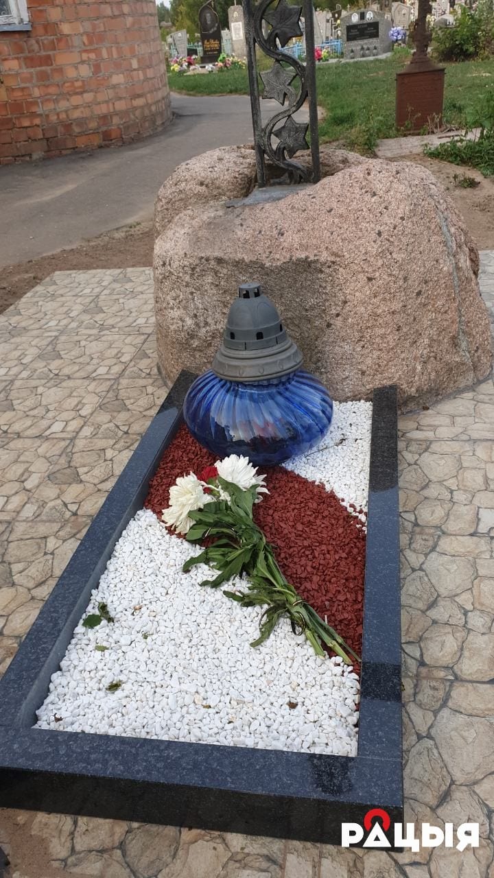 У Свіслачы аднавілі помнік на магіле брата Кастуся Каліноўскага У Свіслачы аднавілі помнік на магіле брата Кастуся Каліноўскага