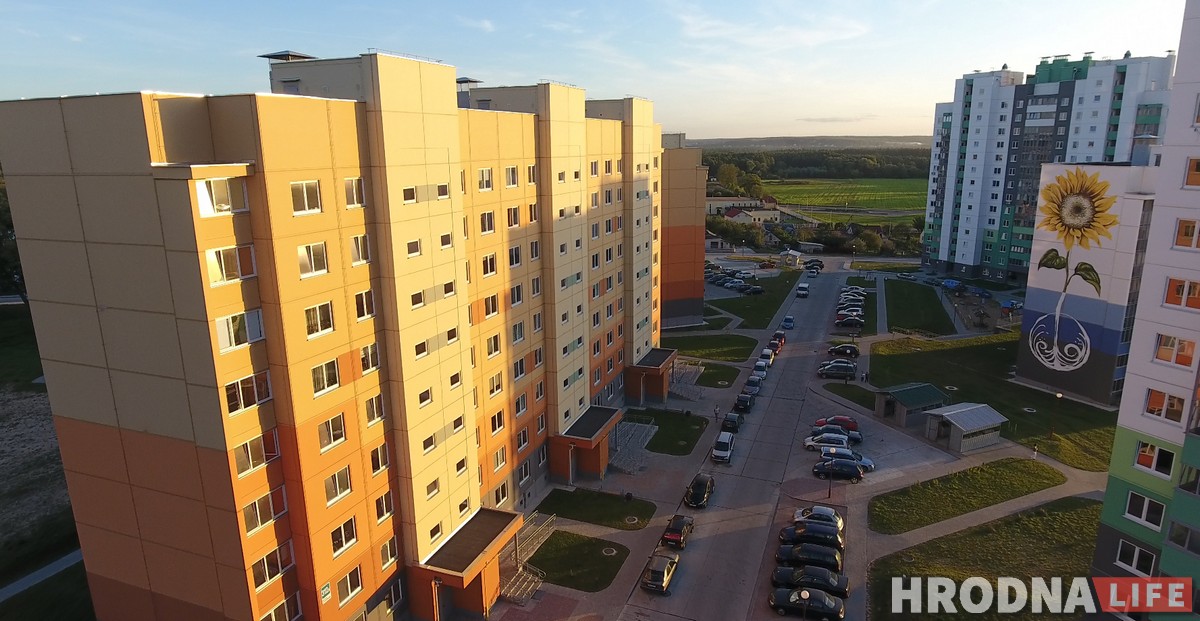 Подсолнух, василек и мак: В Гродно «расцветают» многоэтажки