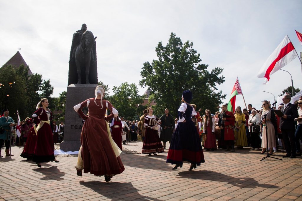 ФОТА: У Лідзе адкрылі помнік Гедыміну