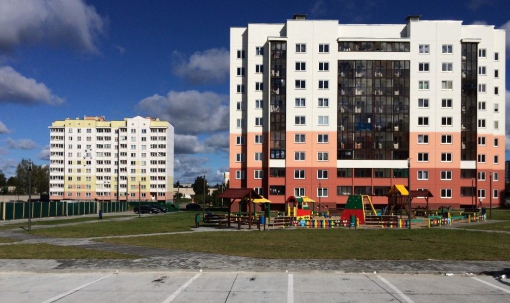 Першыя гіпермаркеты, рэканструкцыя Савецкай, новы стадыён і барацьба з азеляненнем: як забудоўваўся Гродна