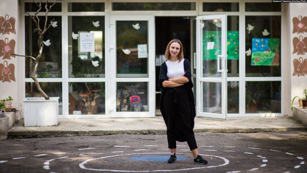 Званарка, ультрамаратонка, мядовая самэлье: у Гродне адкрылася выстава пра жанчын, якія руйнуюць стэрэатыпы