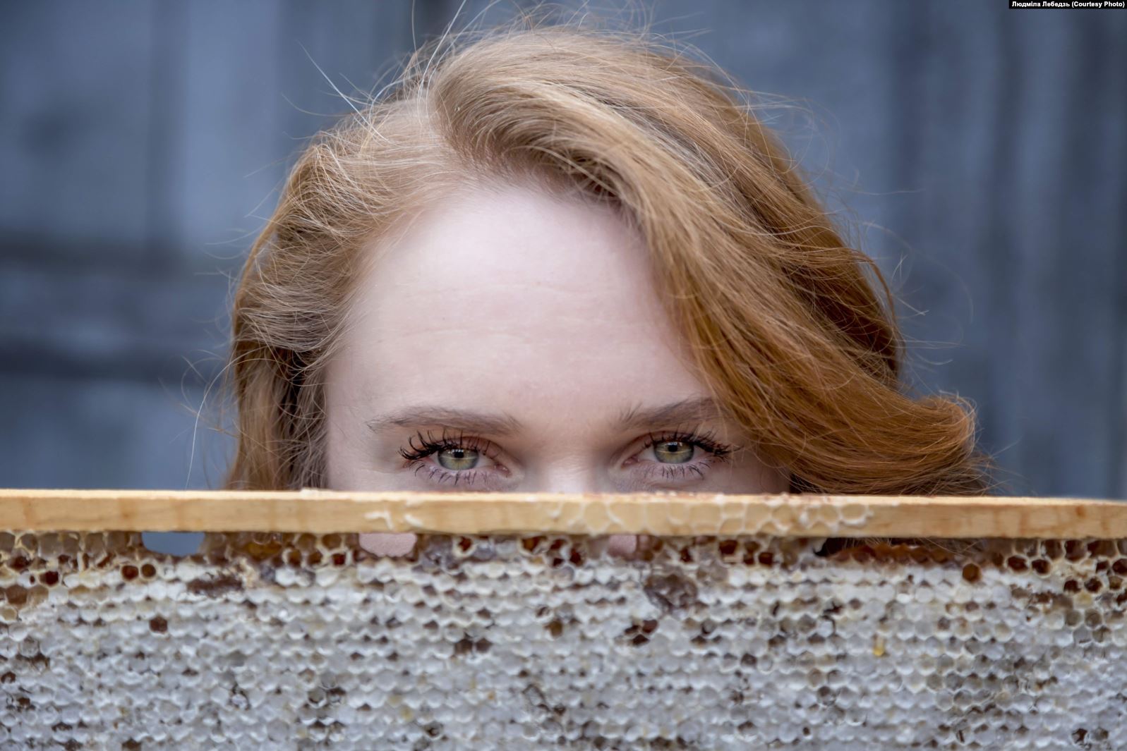 Званарка, ультрамаратонка, мядовая самэлье: у Гродне адкрылася выстава пра жанчын, якія руйнуюць стэрэатыпы