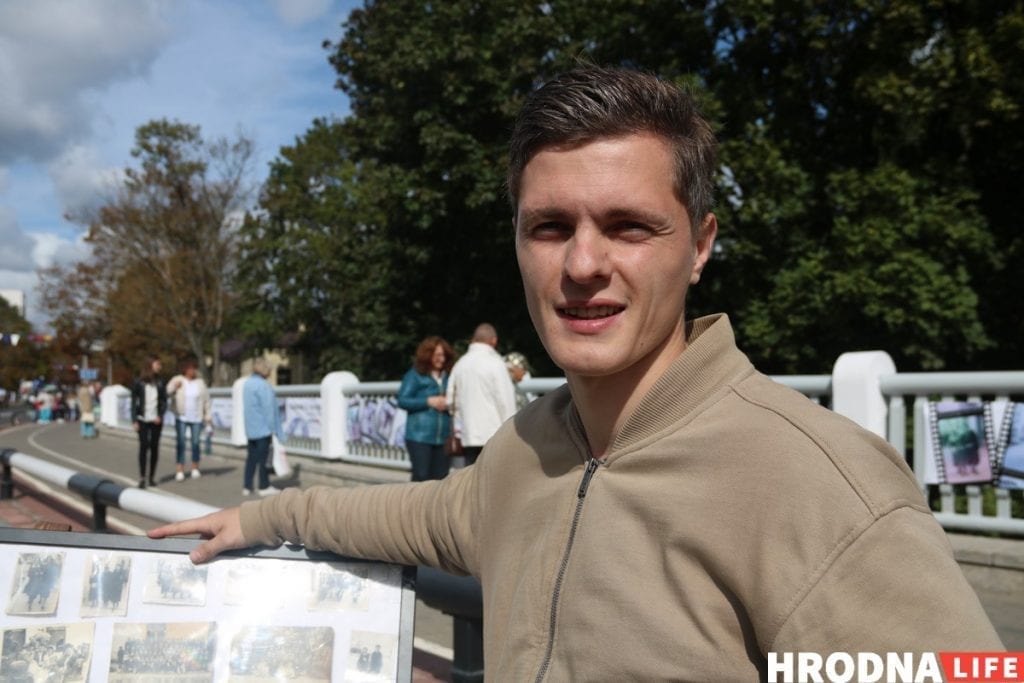 "Людзі - гэта таксама эпоха". У Гродне адкрылі выставу рэтра-здымкаў на мосце