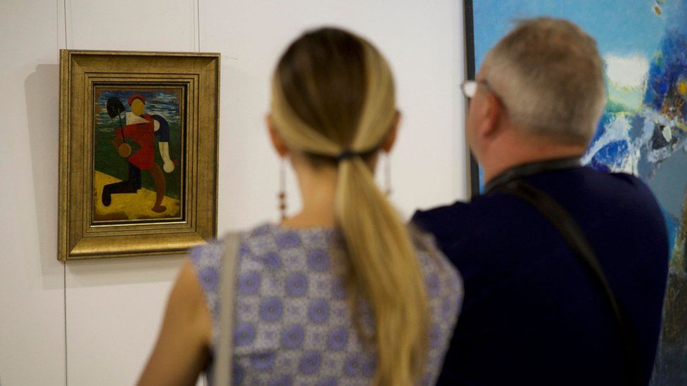 Малевич? Почему белорусы не спешат с экспертизой "Человека с лопатой"