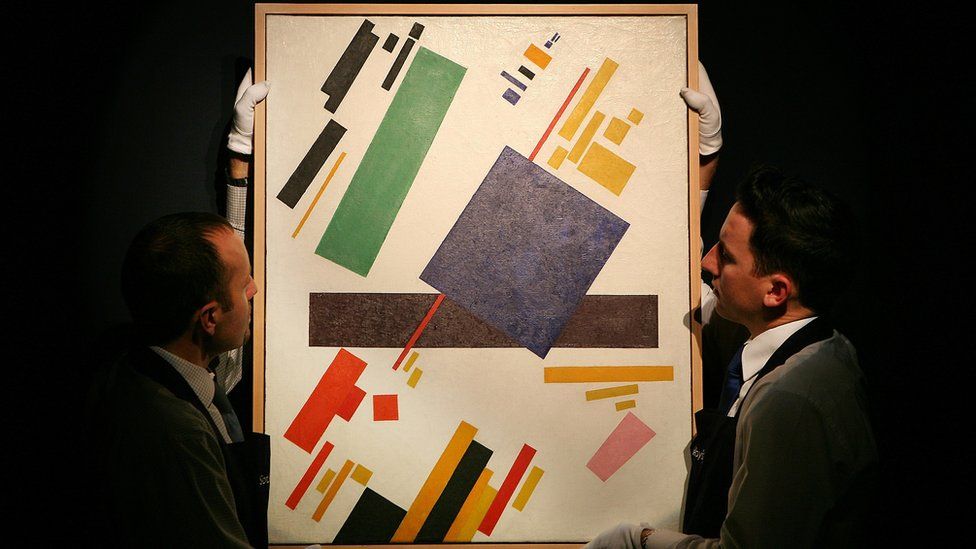 Малевич? Почему белорусы не спешат с экспертизой "Человека с лопатой"