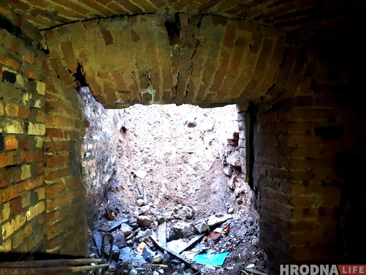 У Гродне выявілі стары склеп каля будынку 18 стагоддзя. Яго не было ў праекце