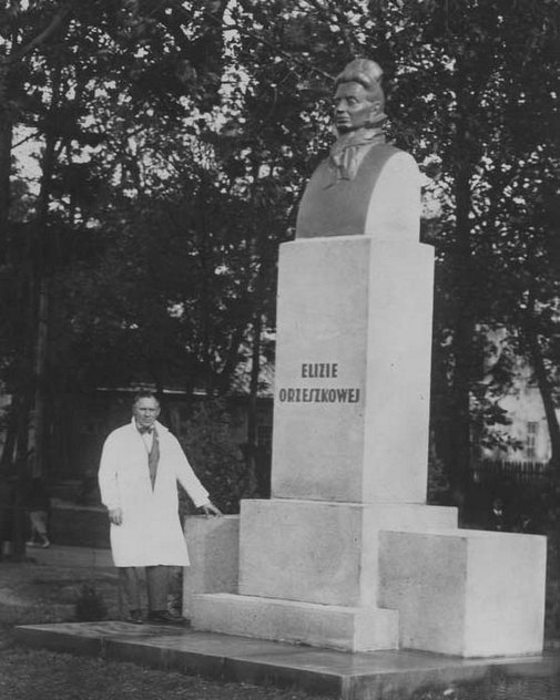 Як 90 гадоў таму ў Гродне адкрывалі помнік Элізе Ажэшцы Як 90 гадоў таму ў Гродне адкрывалі помнік Элізе Ажэшцы