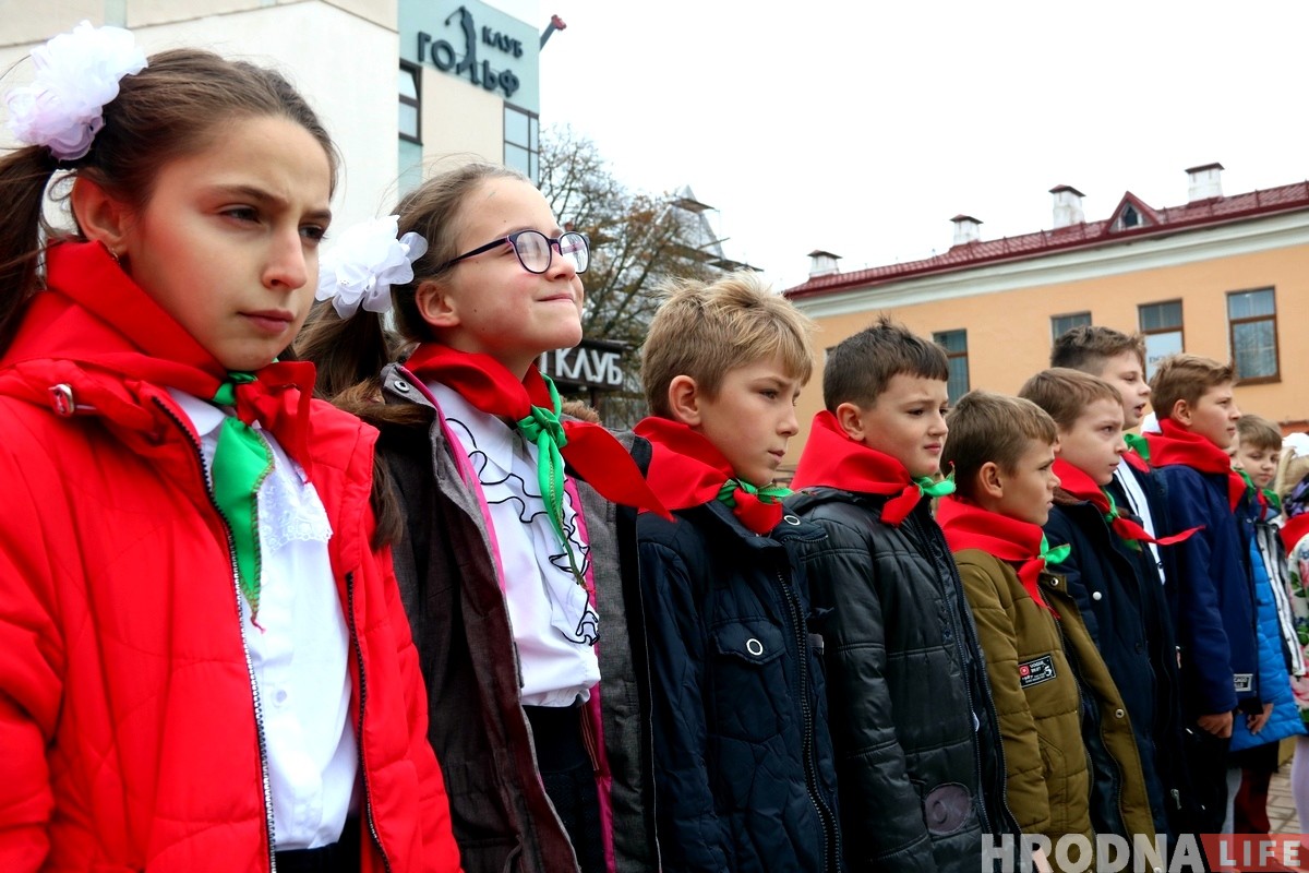 ВИДЕО: как юных гродненцев принимают в пионеры 