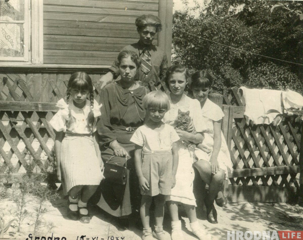 Гродна і гродзенцы: публікуем чарговы фотаархіў гараджан 1930-40-х гадоў Гродна і гродзенцы: публікуем чарговы фотаархіў гараджан 1930-40-х гадоў