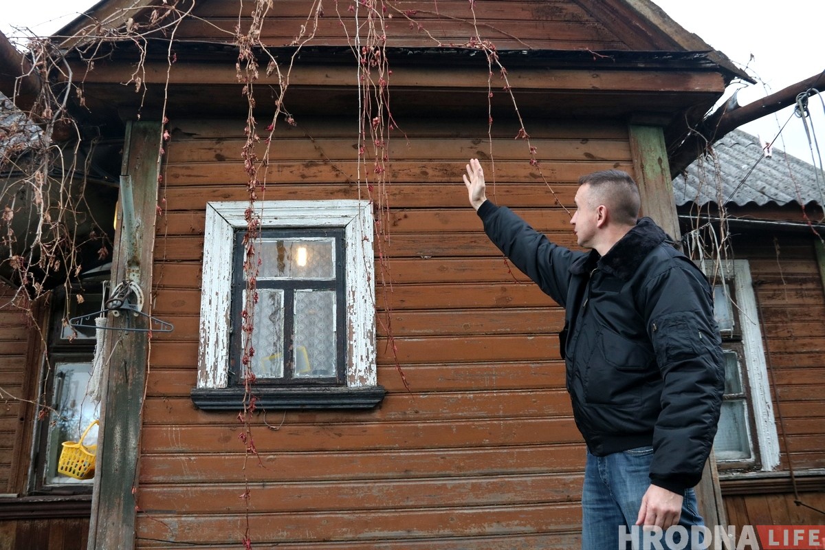«За такие документы людей вывозили, как врагов советского народа». Необычная находка гродненца в старом доме