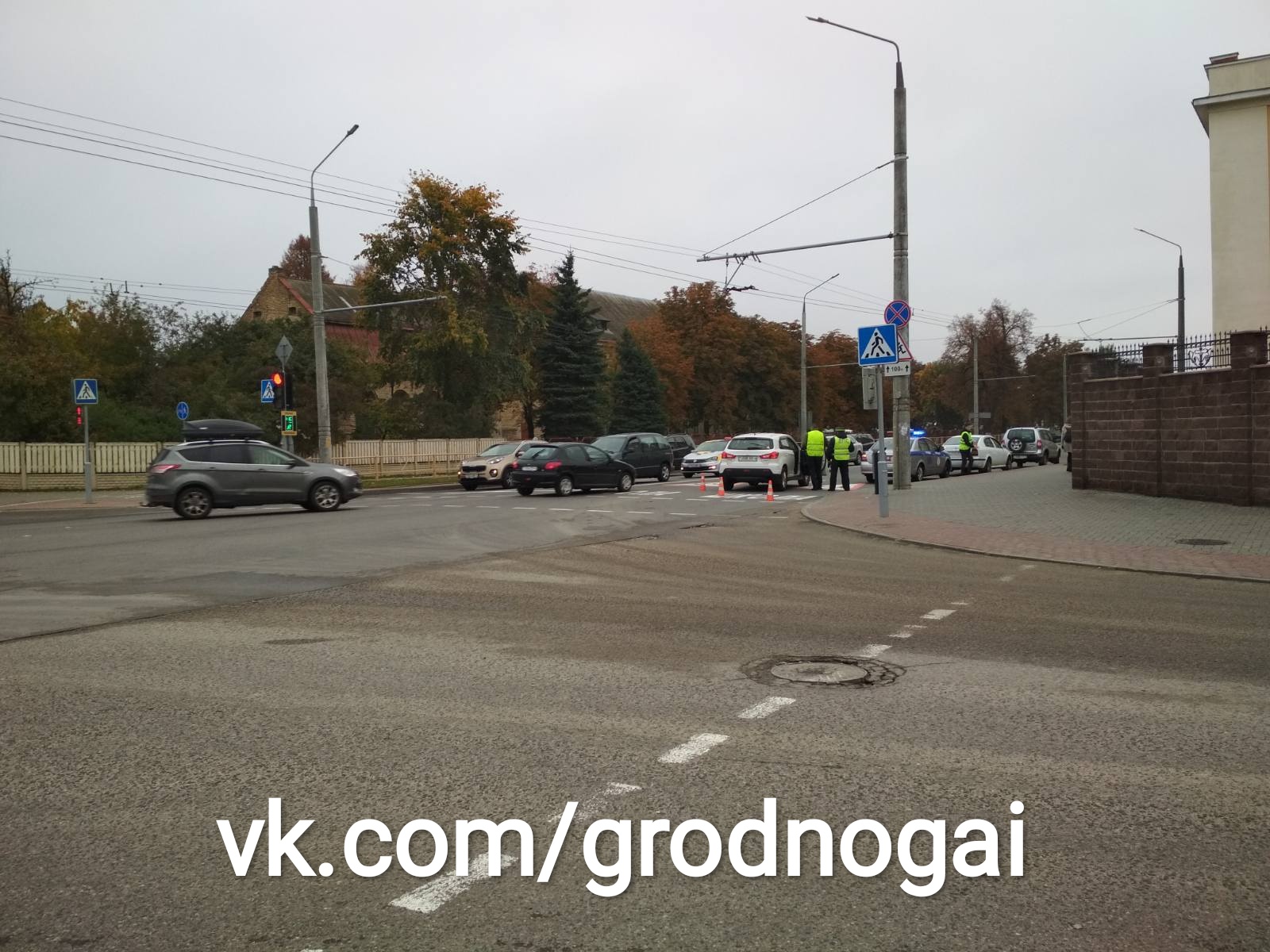 7-гадовая дзяўчынка трапіла пад машыну на пераходзе