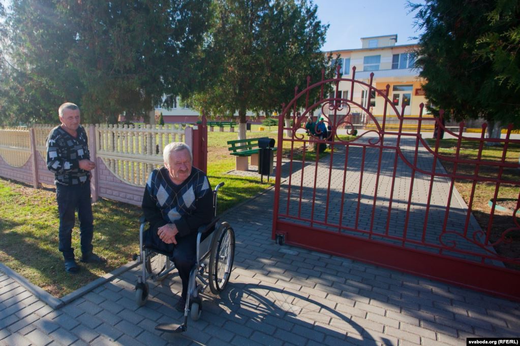 «Бывает, накричит или шлепнет». Что известно об отце, который до смерти избил свою маленькую дочку. ФОТО