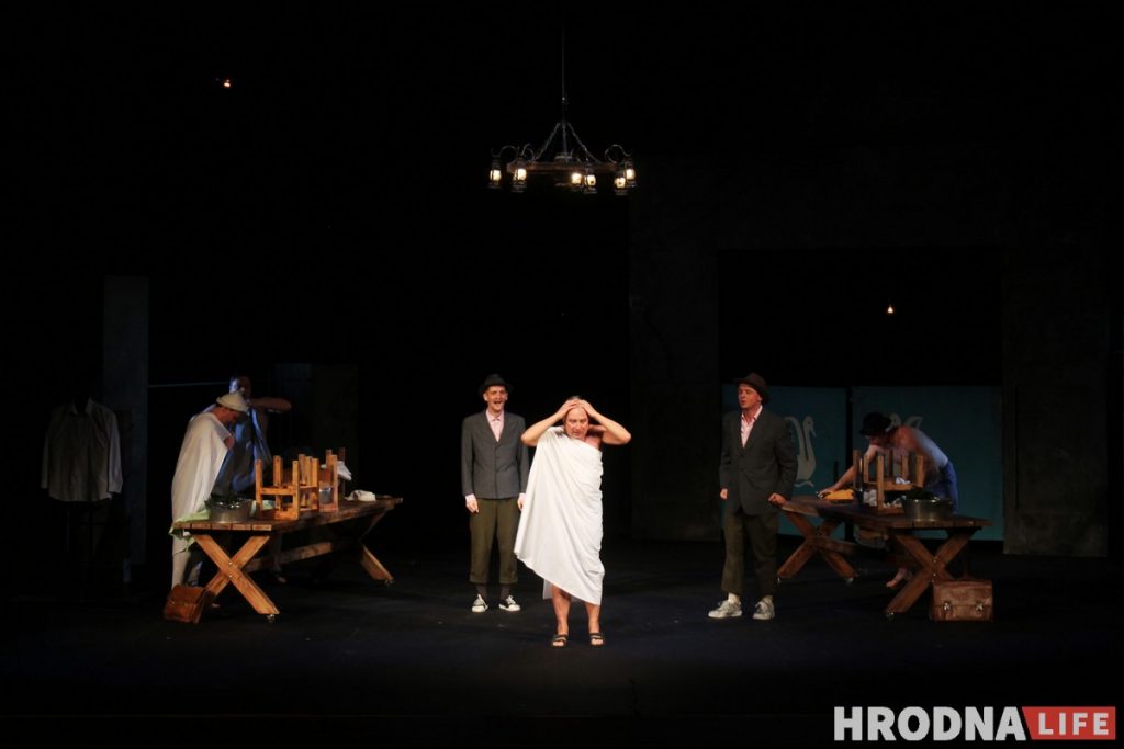 “Глядач тут патрабавальны”. У Гродна прыехаў Купалаўскі тэатр