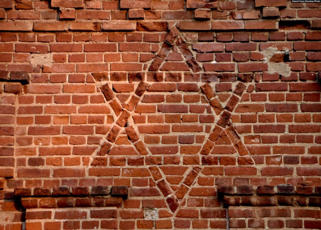 В Крево толокой восстанавливают еврейские захоронения, среди которых - могилы предков израильского премьера Нэтаньягу