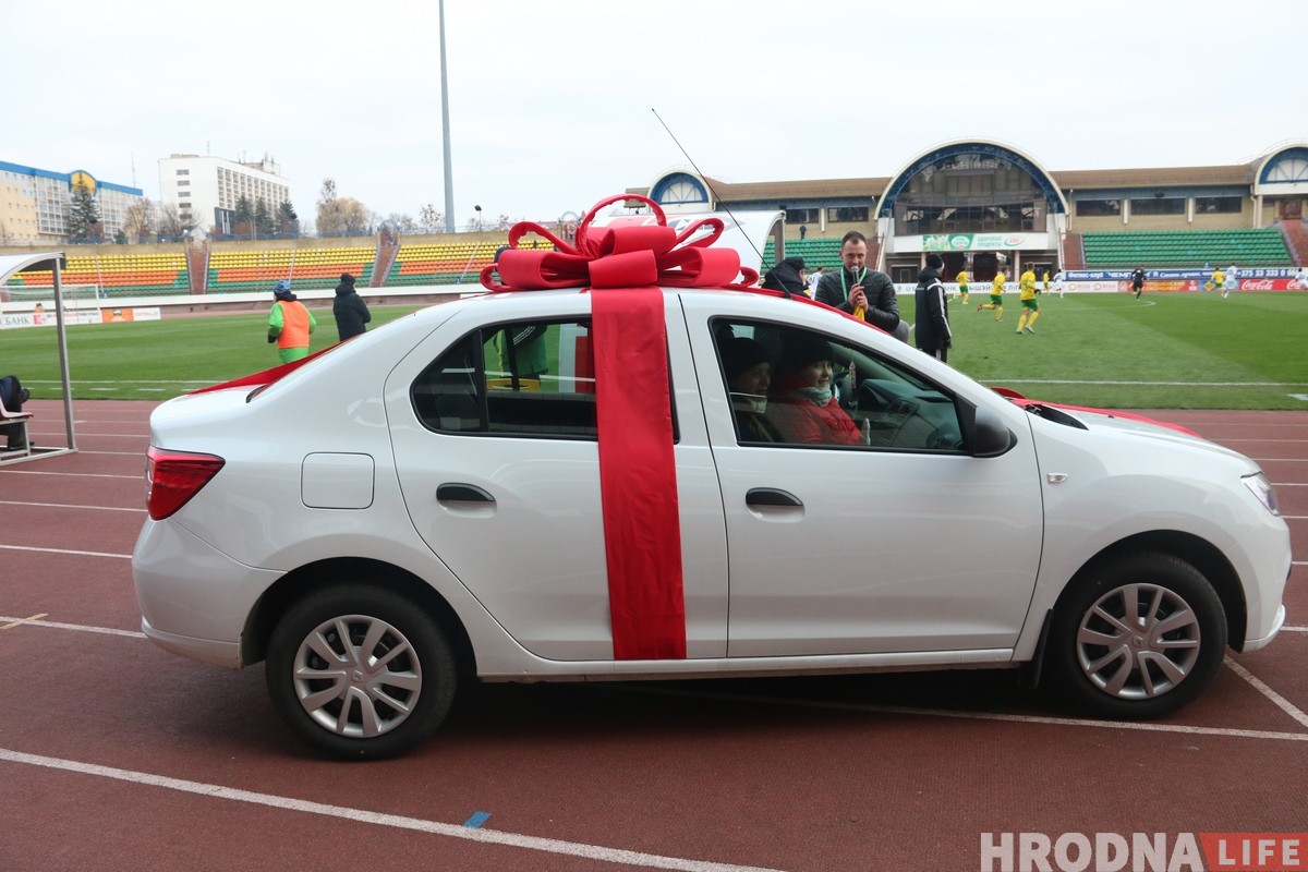Семья из Гродно выиграла автомобиль от "Немана"