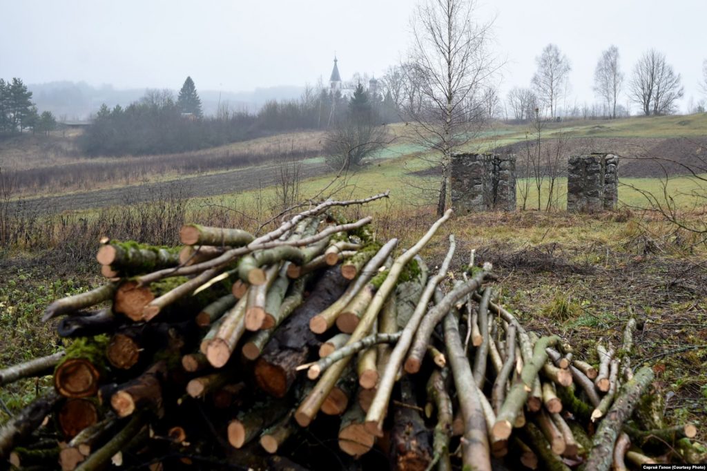 В Крево толокой восстанавливают еврейские захоронения, среди которых - могилы предков израильского премьера Нэтаньягу