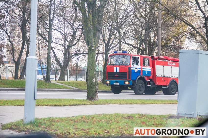 На территории воинской части на Фолюше случился пожар. Взрывы были слышны издалека