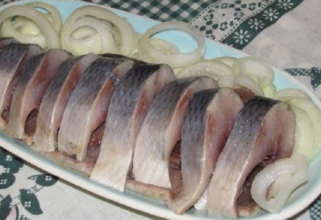 Выбары ў буфеце. Чым частавалі гродзенцаў на выбарах у 1954 і 2019 Выбары ў буфеце. Чым частавалі гродзенцаў на выбарах у 1954 і 2019