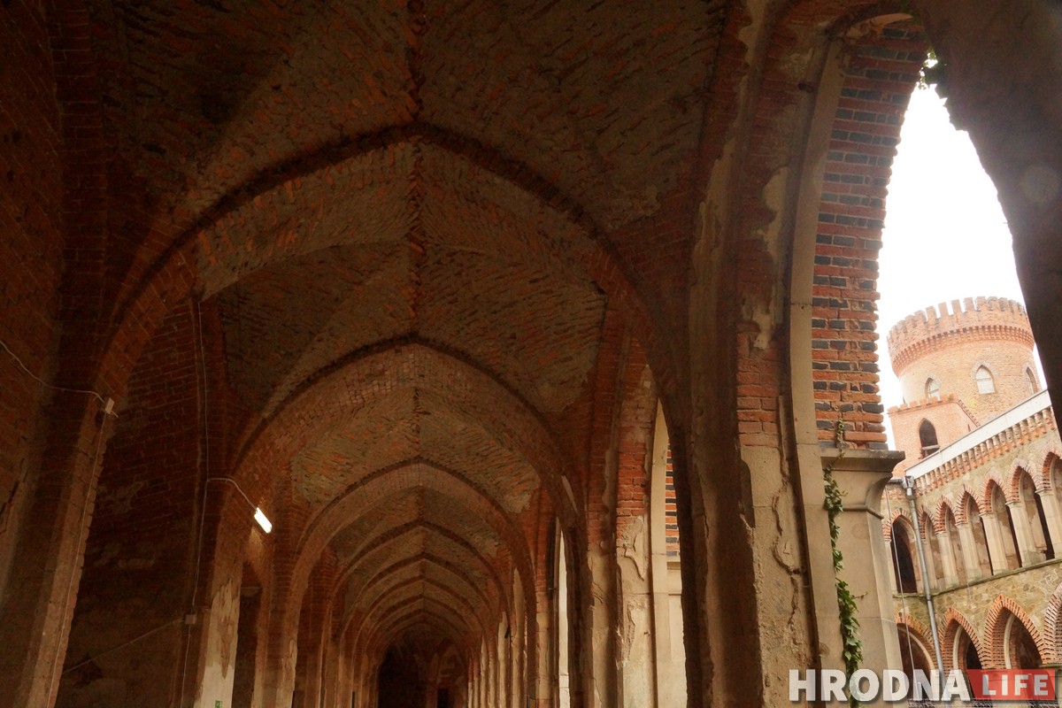 У гасцях, як дома. Пасябруй з красналюдкамі Уроцлава і знайдзі прывідаў у замках Ніжняй Сілезіі У гасцях, як дома. Пасябруй з красналюдкамі Уроцлава і знайдзі прывідаў у замках Ніжняй Сілезіі