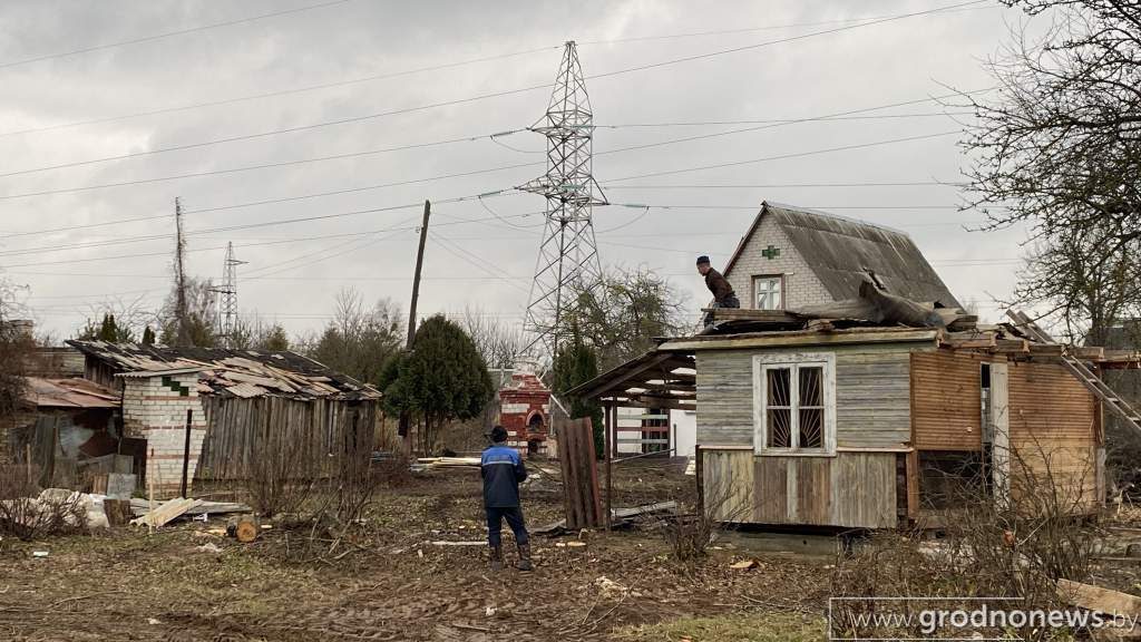 У Гродне пачалі зносіць "азотаўскія" дачы: ідзе падрыхтоўка да падаўжэння Паўднёвай і М6