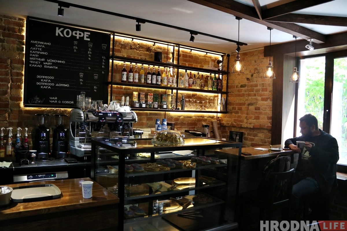 На Антонова повар из Туниса открыл кафе с шаурмой и книгами