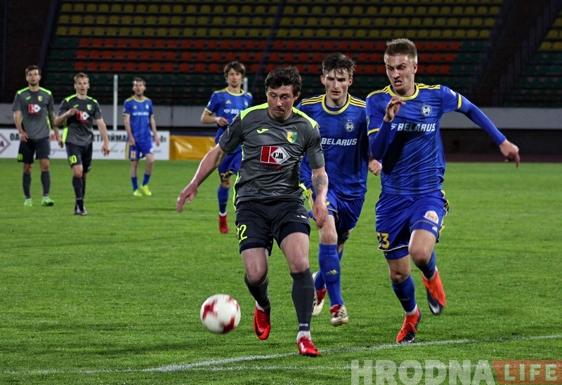 Драўлянага Вітаўта павінны былі ўсталяваць у Лідзе, але паставілі ў Гродне. І чаму не з'явіліся помнікі Каліноўскаму і Багдановічу