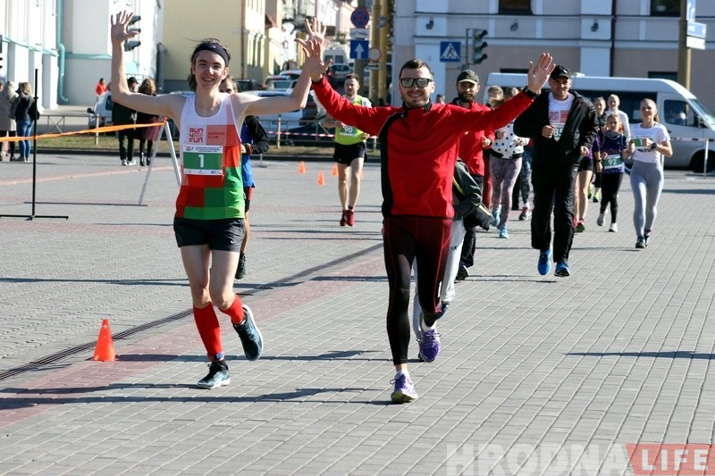 Драўлянага Вітаўта павінны былі ўсталяваць у Лідзе, але паставілі ў Гродне. І чаму не з'явіліся помнікі Каліноўскаму і Багдановічу