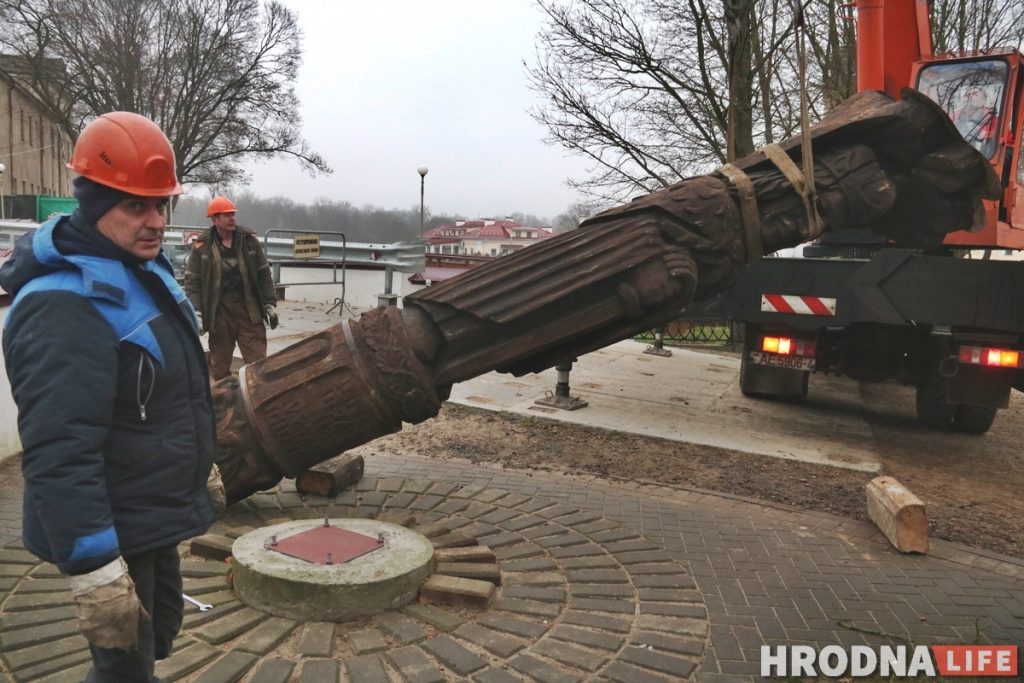 Драўлянага Вітаўта павінны былі ўсталяваць у Лідзе, але паставілі ў Гродне. І чаму не з'явіліся помнікі Каліноўскаму і Багдановічу