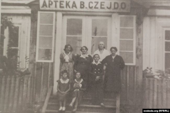 Рабін, цырульня і Статут ВКЛ. Што можна ўбачыць у яўрэйскай экспазіцыі музею ў Іўі. ФОТА