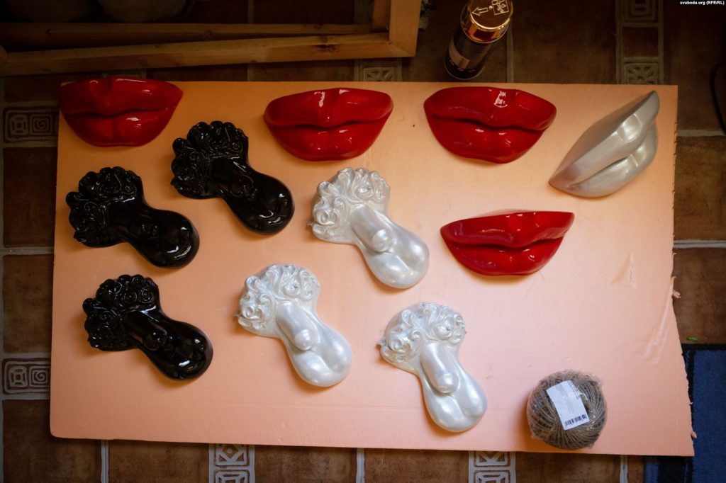 «Я не летаю на метле». Эпатажный священник из Новогрудка о членах, БРСМ, тюрьме, ВИЧ и маме