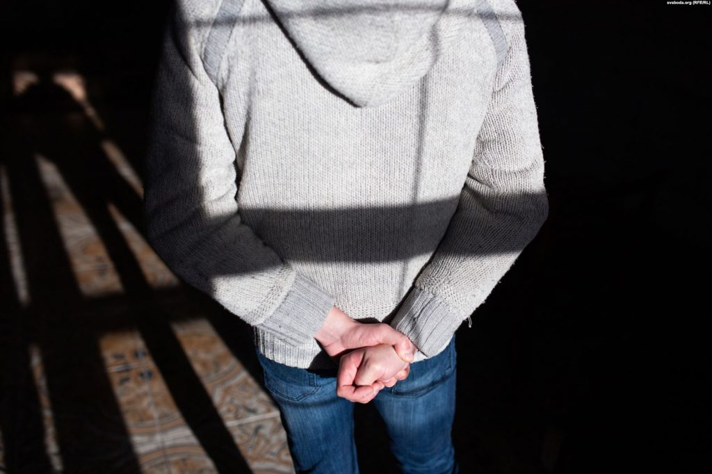 «Я не летаю на метле». Эпатажный священник из Новогрудка о членах, БРСМ, тюрьме, ВИЧ и маме