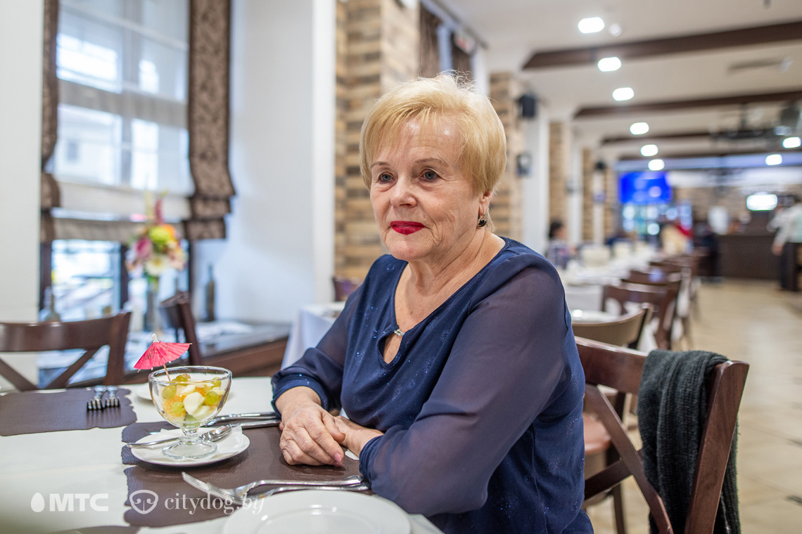 «Я помогла вырастить внуков – и попрощалась». Эта 72-летняя гродненка много учится, занимается спортом и живет на две страны