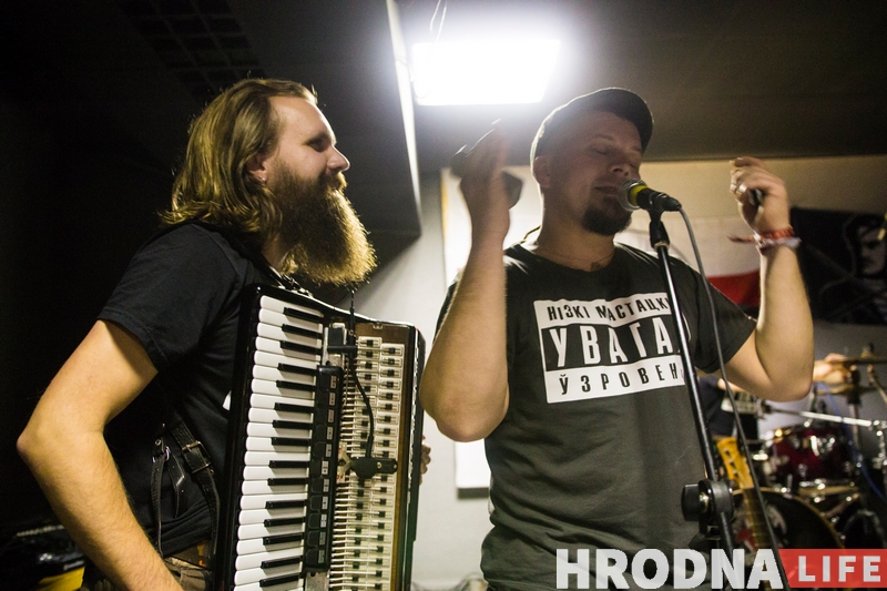 Dzieciuki далі першы сольны канцэрт у Гродне і сабралі 200 наведвальнікаў Dzieciuki далі першы сольны канцэрт у Гродне і сабралі 200 наведвальнікаў