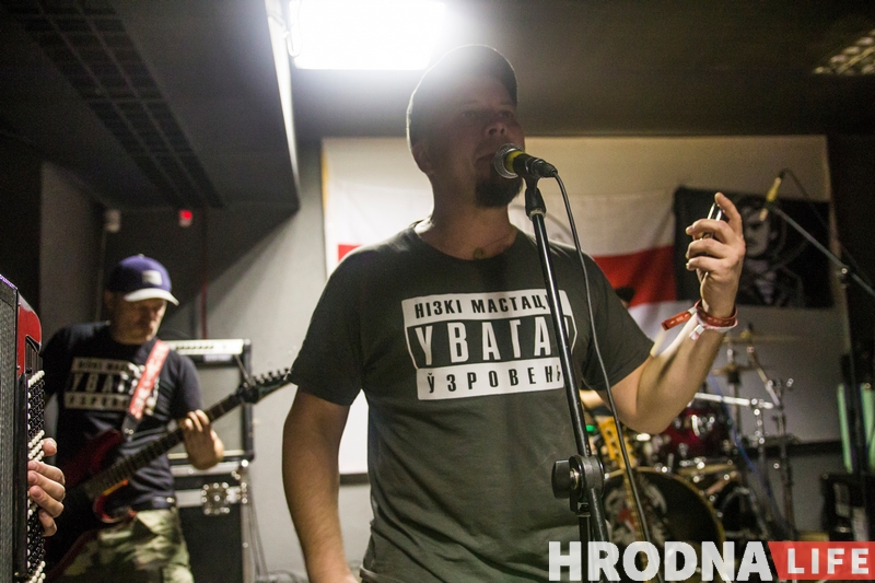 Dzieciuki далі першы сольны канцэрт у Гродне і сабралі 200 наведвальнікаў Dzieciuki далі першы сольны канцэрт у Гродне і сабралі 200 наведвальнікаў