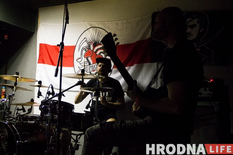 Dzieciuki далі першы сольны канцэрт у Гродне і сабралі 200 наведвальнікаў Dzieciuki далі першы сольны канцэрт у Гродне і сабралі 200 наведвальнікаў