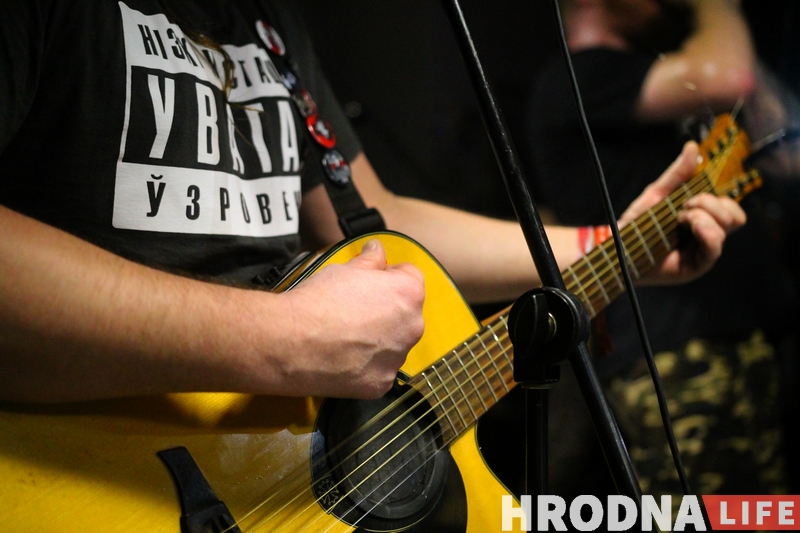 Dzieciuki далі першы сольны канцэрт у Гродне і сабралі 200 наведвальнікаў Dzieciuki далі першы сольны канцэрт у Гродне і сабралі 200 наведвальнікаў