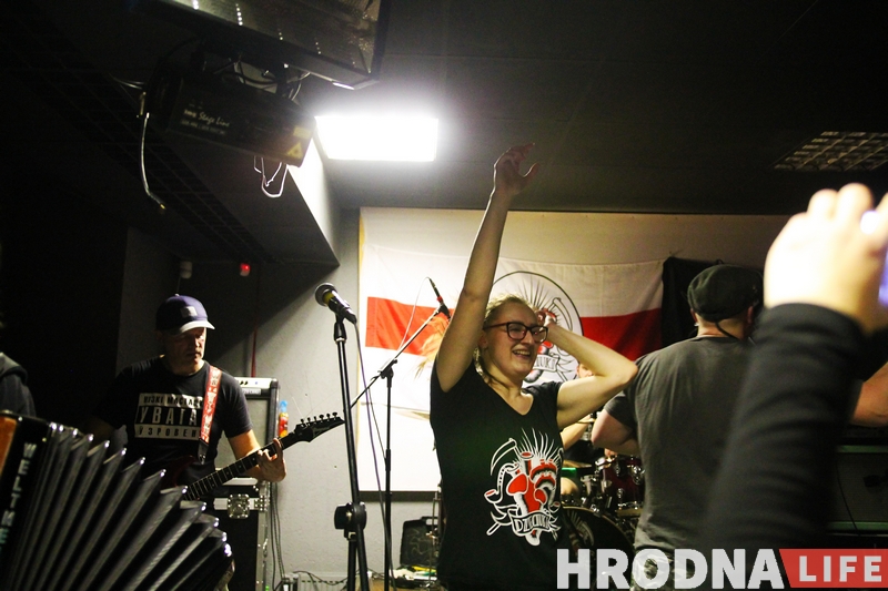 Dzieciuki далі першы сольны канцэрт у Гродне і сабралі 200 наведвальнікаў Dzieciuki далі першы сольны канцэрт у Гродне і сабралі 200 наведвальнікаў