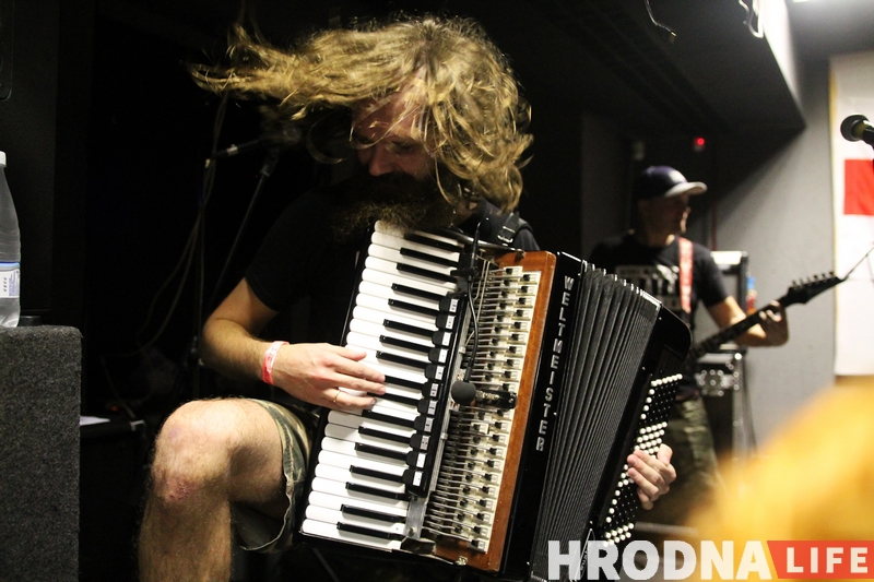 Dzieciuki далі першы сольны канцэрт у Гродне і сабралі 200 наведвальнікаў Dzieciuki далі першы сольны канцэрт у Гродне і сабралі 200 наведвальнікаў