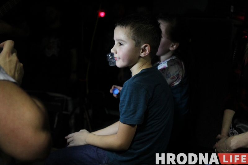 Dzieciuki далі першы сольны канцэрт у Гродне і сабралі 200 наведвальнікаў Dzieciuki далі першы сольны канцэрт у Гродне і сабралі 200 наведвальнікаў