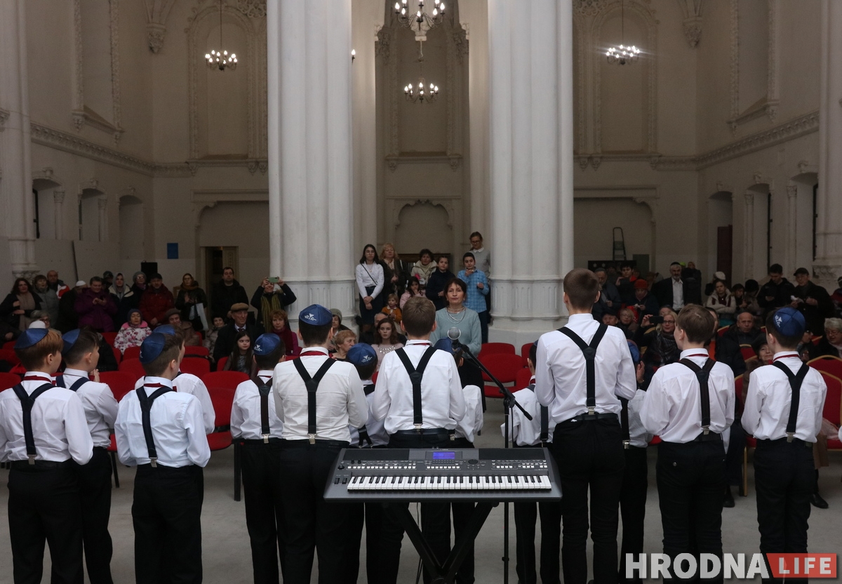 Гродненские евреи начали отмечать Хануку (ФОТО)