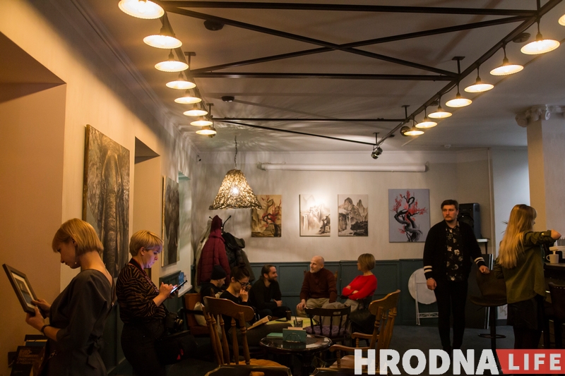 Сланы і Японія. Тату-майстар з Гродна прэзентаваў выставу жывапісу Сланы і Японія. Тату-майстар з Гродна прэзентаваў выставу жывапісу